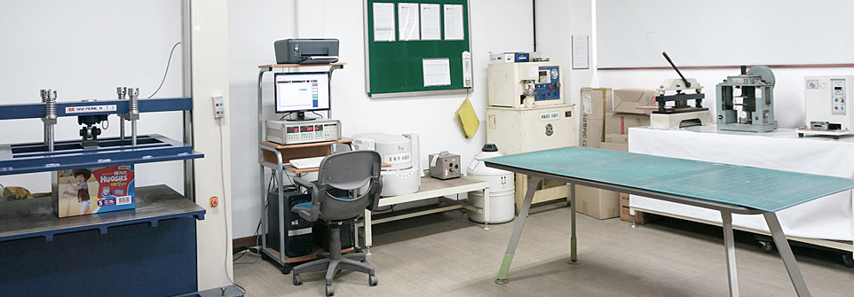 품질관리에 사용되는 기계 사진